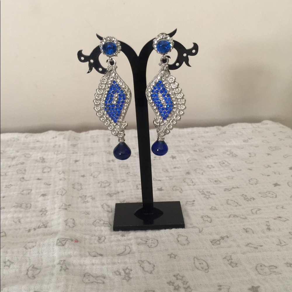 Earrings - Picture 5 of 5